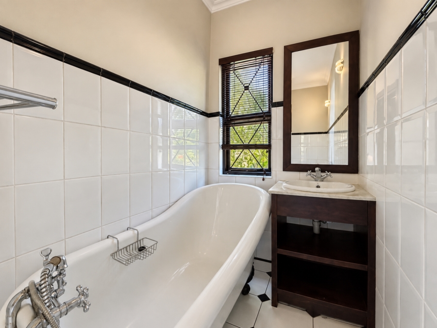 5 Bedroom Property for Sale in Higgovale Western Cape